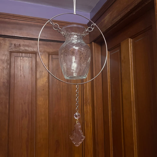 Clear vase propagation station with scalloped crystal