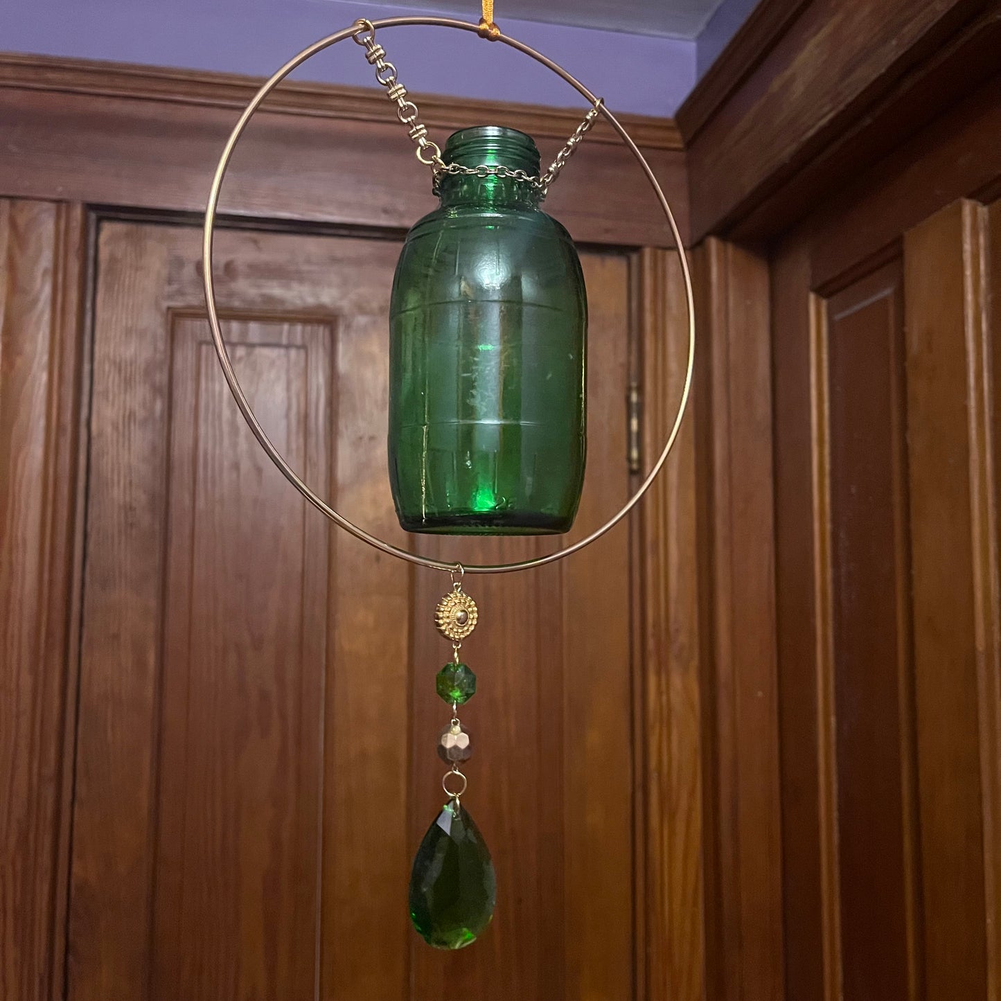 Green glass propagation station with green crystal