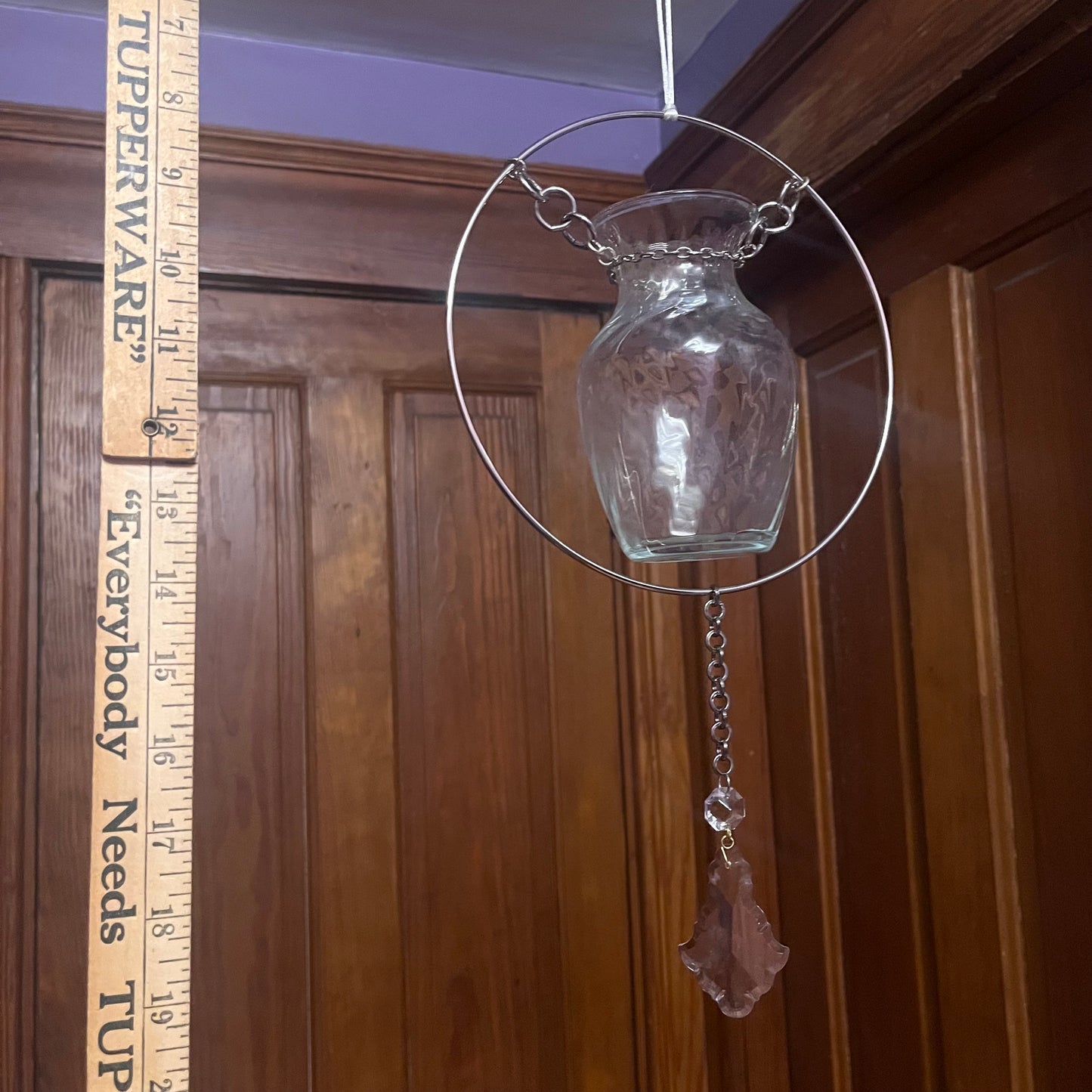 Clear vase propagation station with scalloped crystal